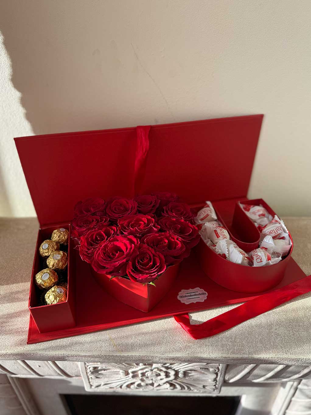 πΉ Box βI β₯οΈUβ with Red Roses & Chocolates - Image 3
