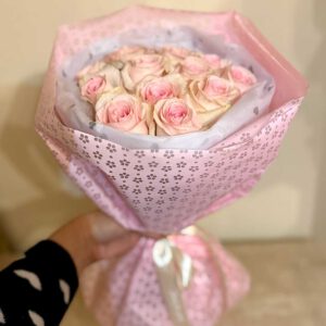 💞 Gentle Kiss — Delicate Blush Rose Bouquet